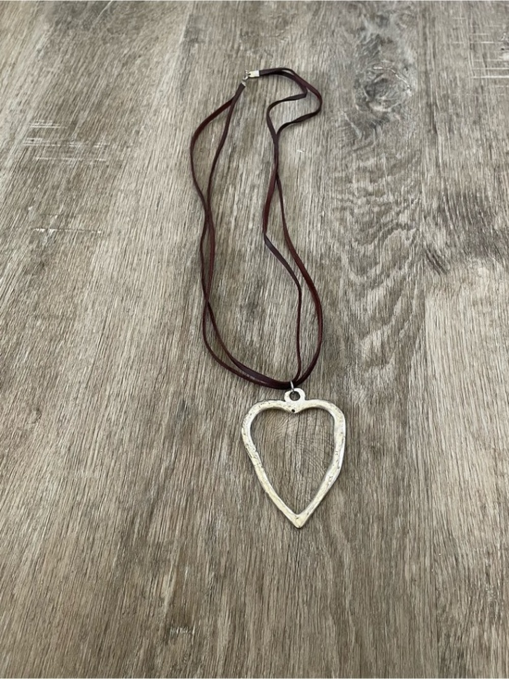 Women’s Burgundy Faux Leather Cord Necklace Large Silver Tone Open Heart - Picture 1 of 4